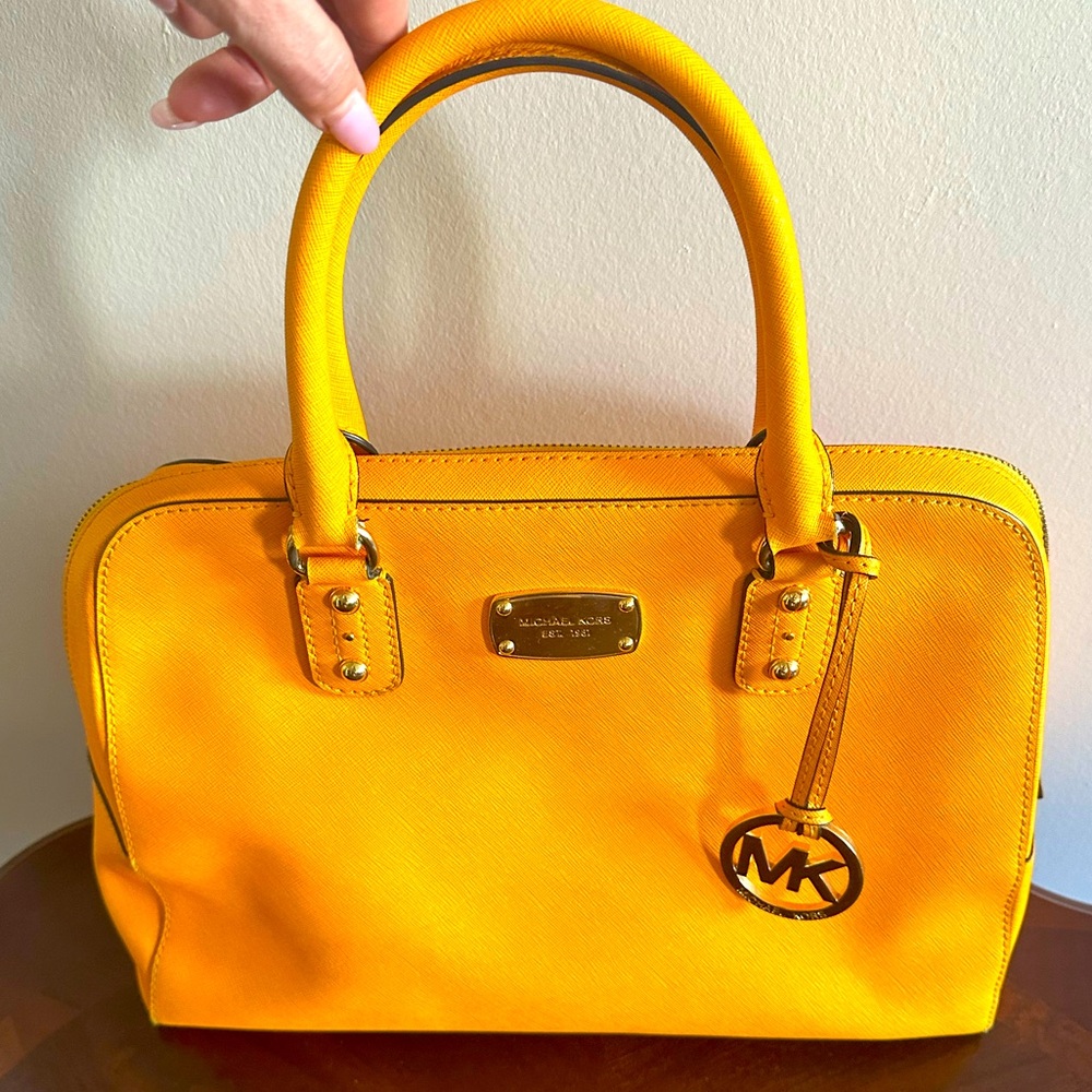 MICHAEL KORS VINTAGE YELLOW SAFFIANO LEATHER SATCHEL